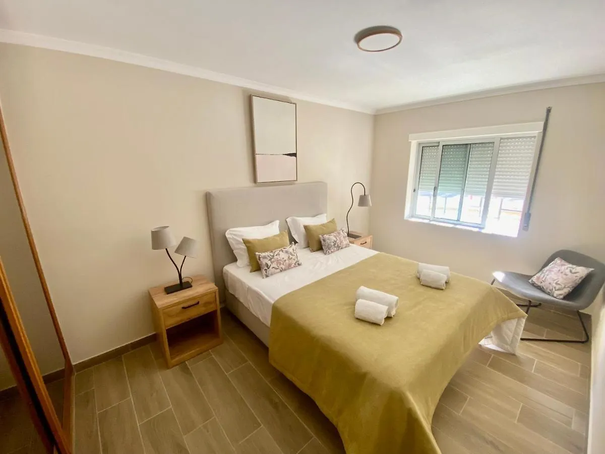 Apartamento Flor De Amendoeira contacts